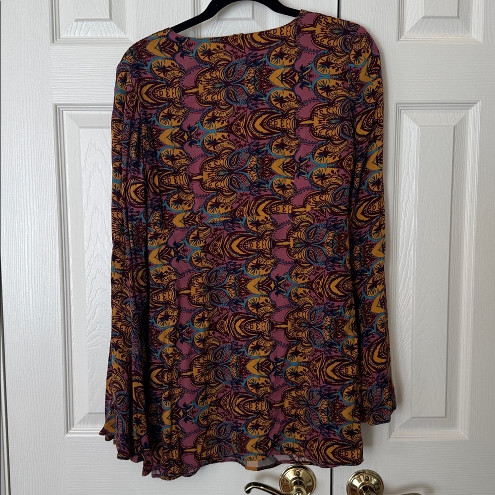 Colorful Patterned Long-Sleeve Top - Picture 2 of 6